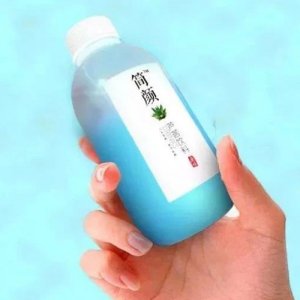 簡(jiǎn)顏蘆薈飲料瓶裝